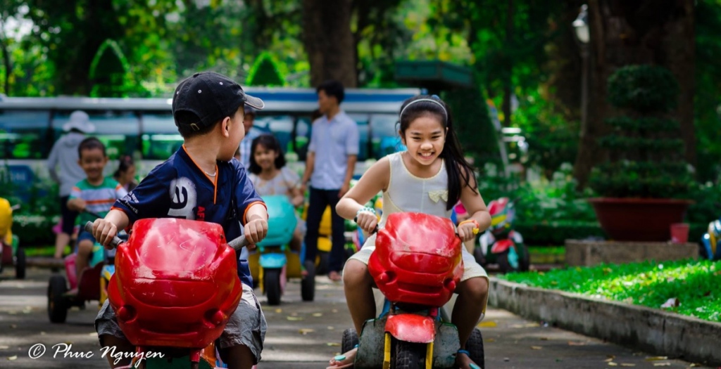 Kids play in the midst of botanical garden