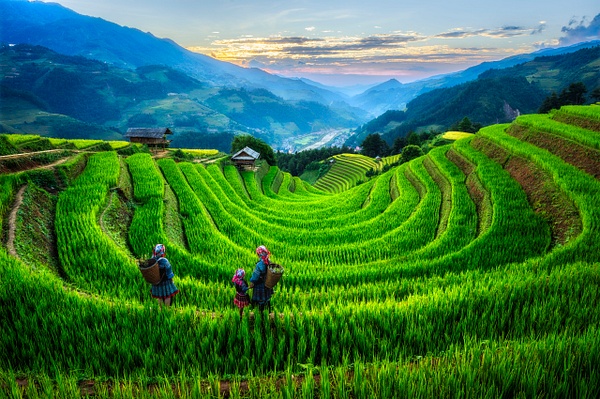 Sunset on Mu Can Chai